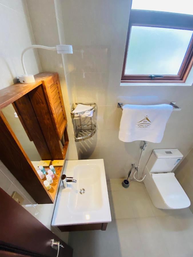 Aurelia Inn Kandy Bagian luar foto