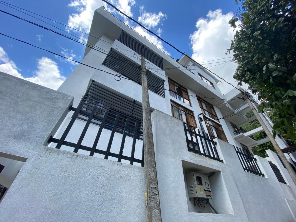 Aurelia Inn Kandy Bagian luar foto