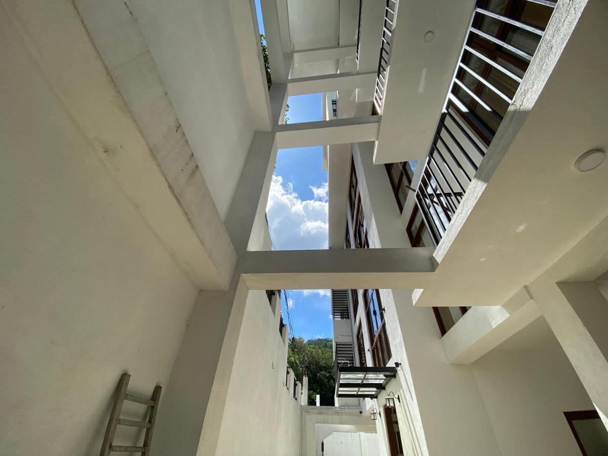 Aurelia Inn Kandy Bagian luar foto